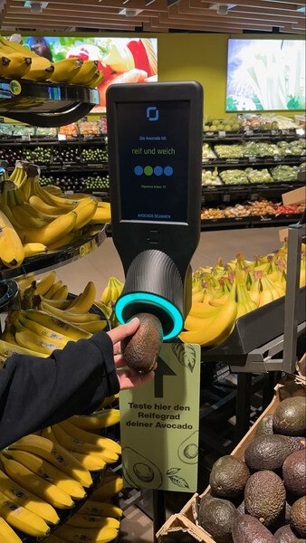 avokadoskanneri kaupassa